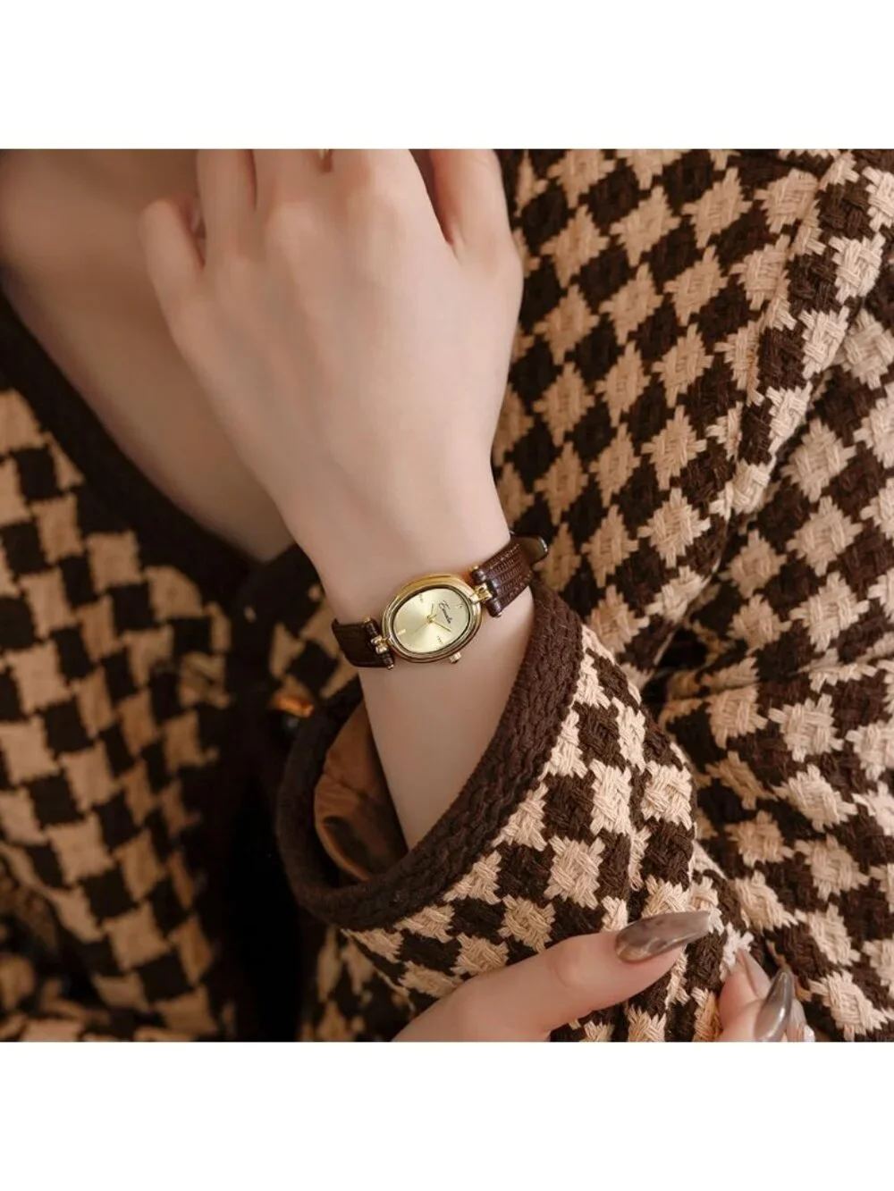 Women's Brown Fashion Small Oval Quartz Leather Band Classic Minimalist Watch